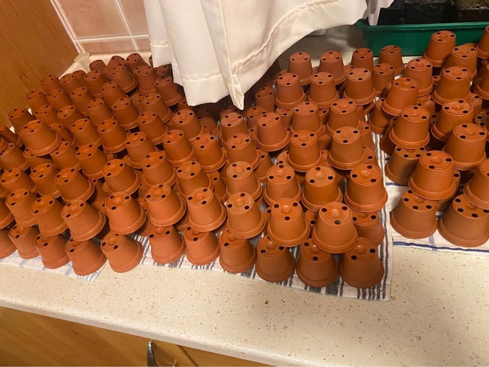 Plastové kulaté i hranaté kvetinacky TEKU-TERA - 8