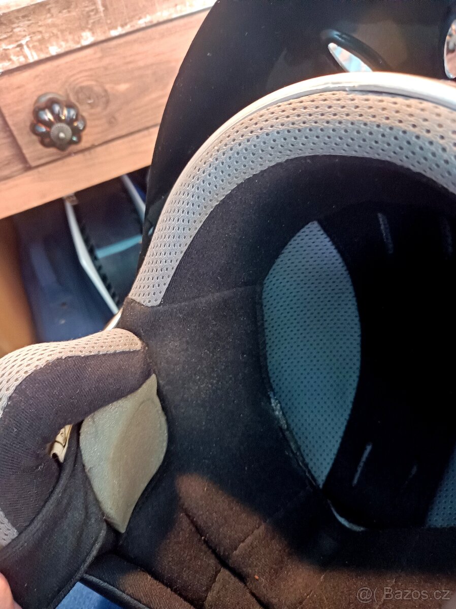 Stříbrná helma - 8