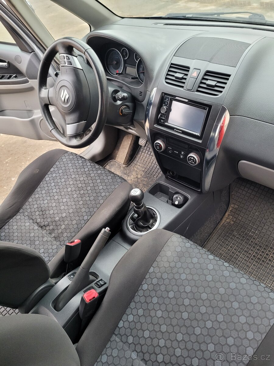 Suzuki SX4 - 8