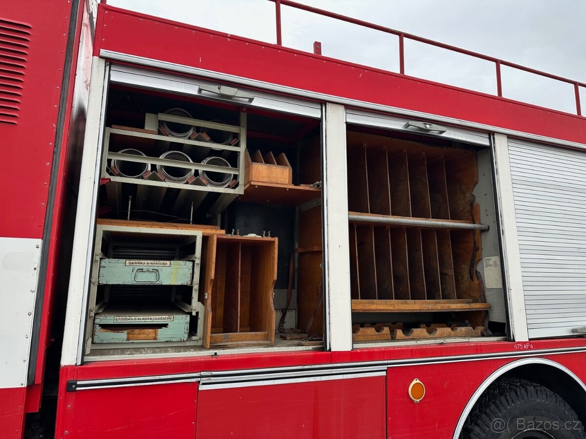 KAROSA hasičské vozidlo 1990 VIN 017 - 8