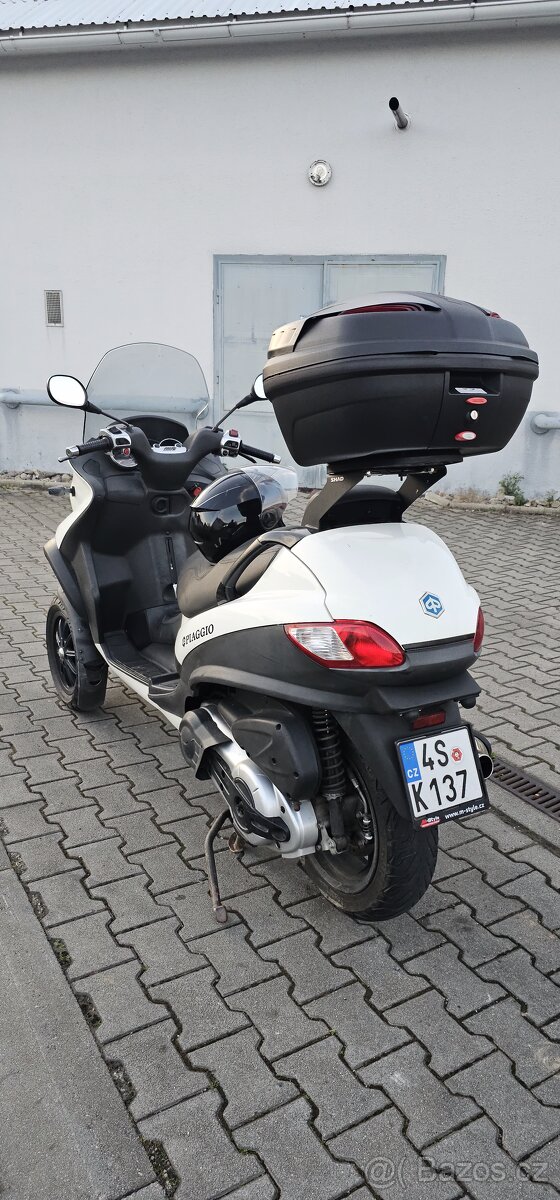 Prodám Piaggio mp3 400 2010 - 8