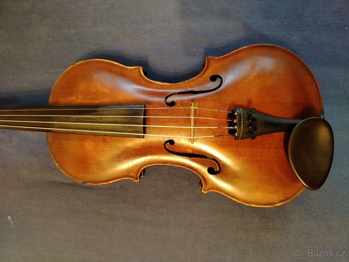 Staré 4/4 housle - 8