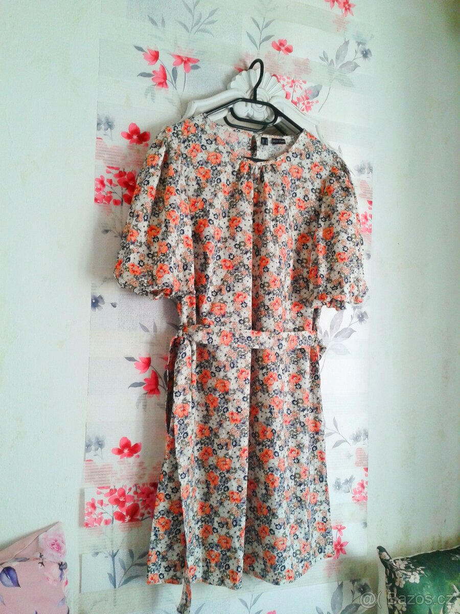 Slušivé bavlněné šaty s páskem 42 - 8