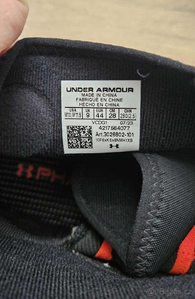 Under Armour UA...Unisexové boty
N - 8