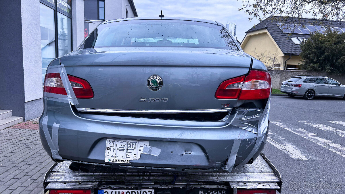 Vůz na náhradní díly Škoda Superb 2 sedan 2011 CFGB KXZ LF8L - 8