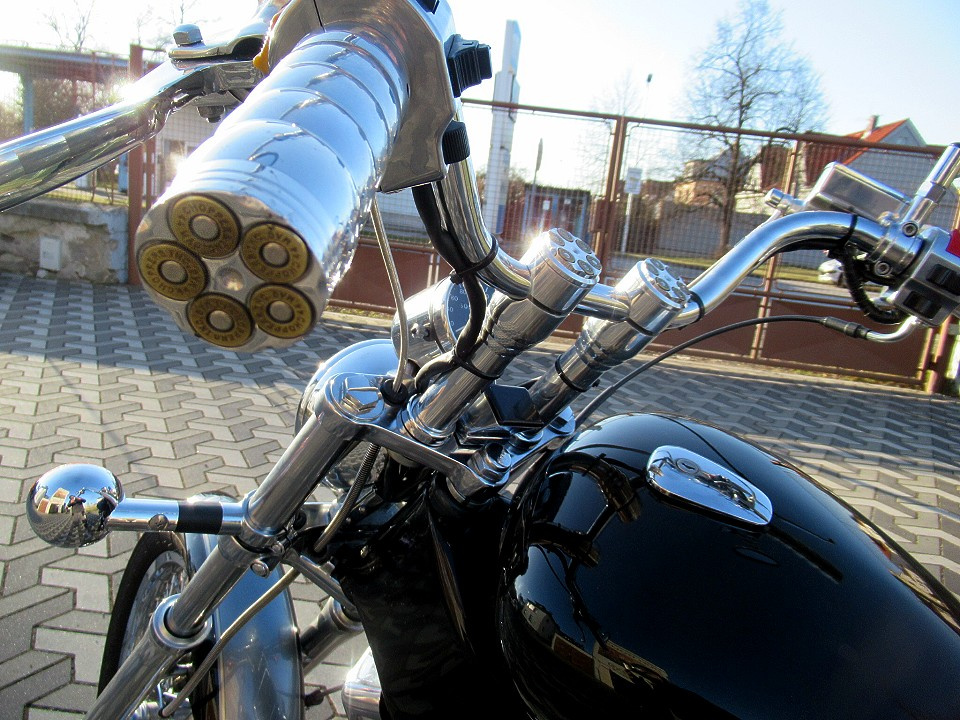 Suzuki VS 1400 Intruder - 8