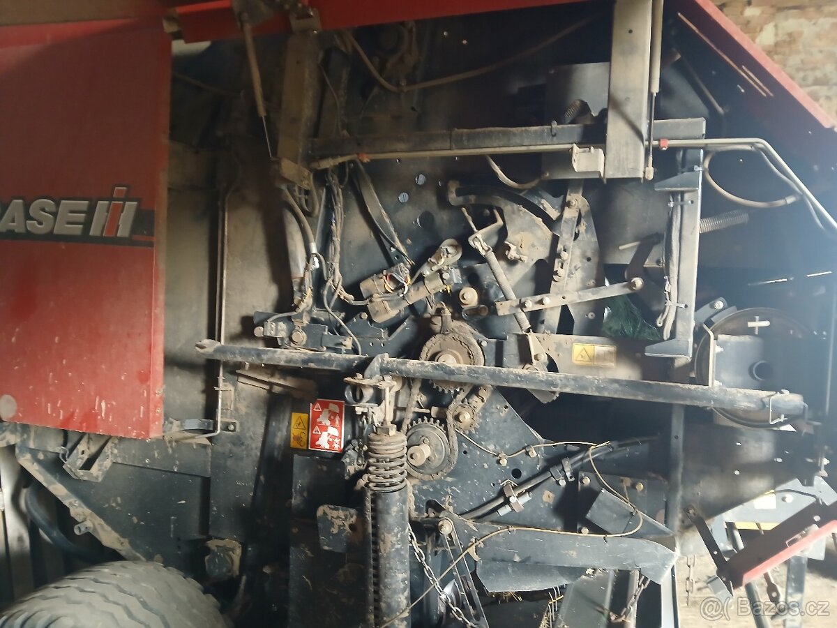 LIS na kulaté balíky CASE RB 454 s řezáním - 8