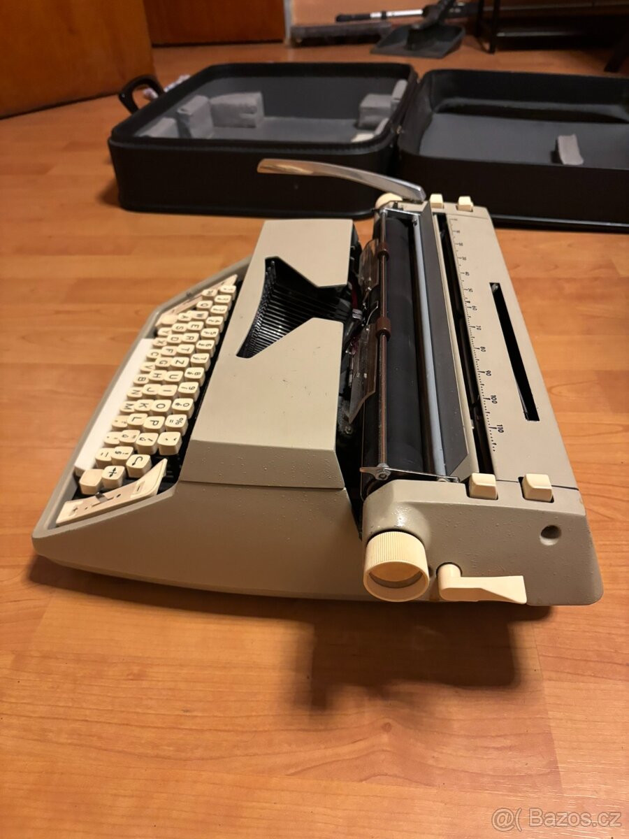 Psací stroj Consul 222.2 - 8