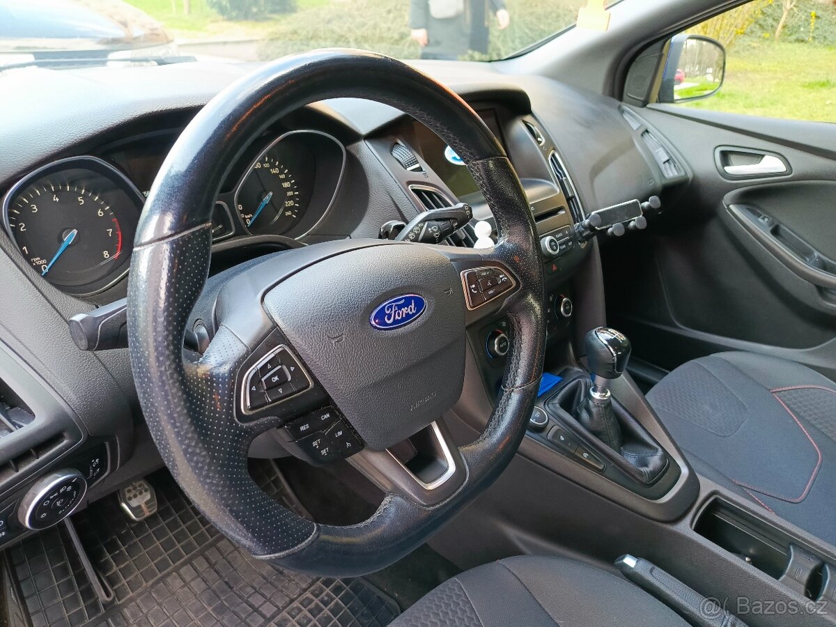 Ford Focus St Line - 8