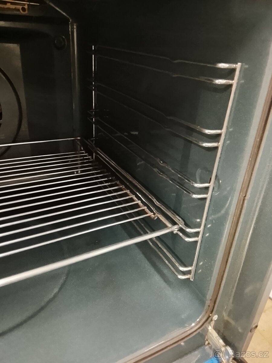 Vestavná trouba AEG - 8