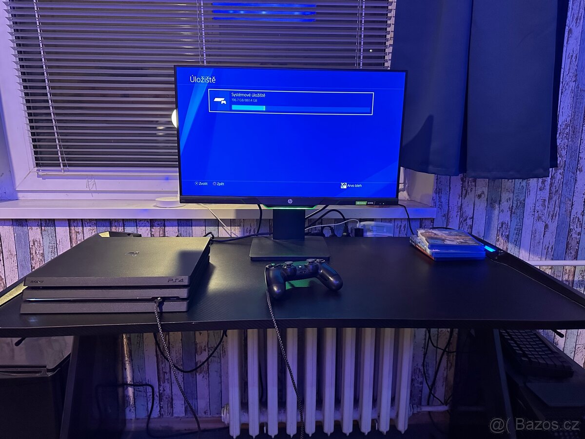 Prodám PlayStation 4 Pro (1TB) + ovladač + 3x hry - 8
