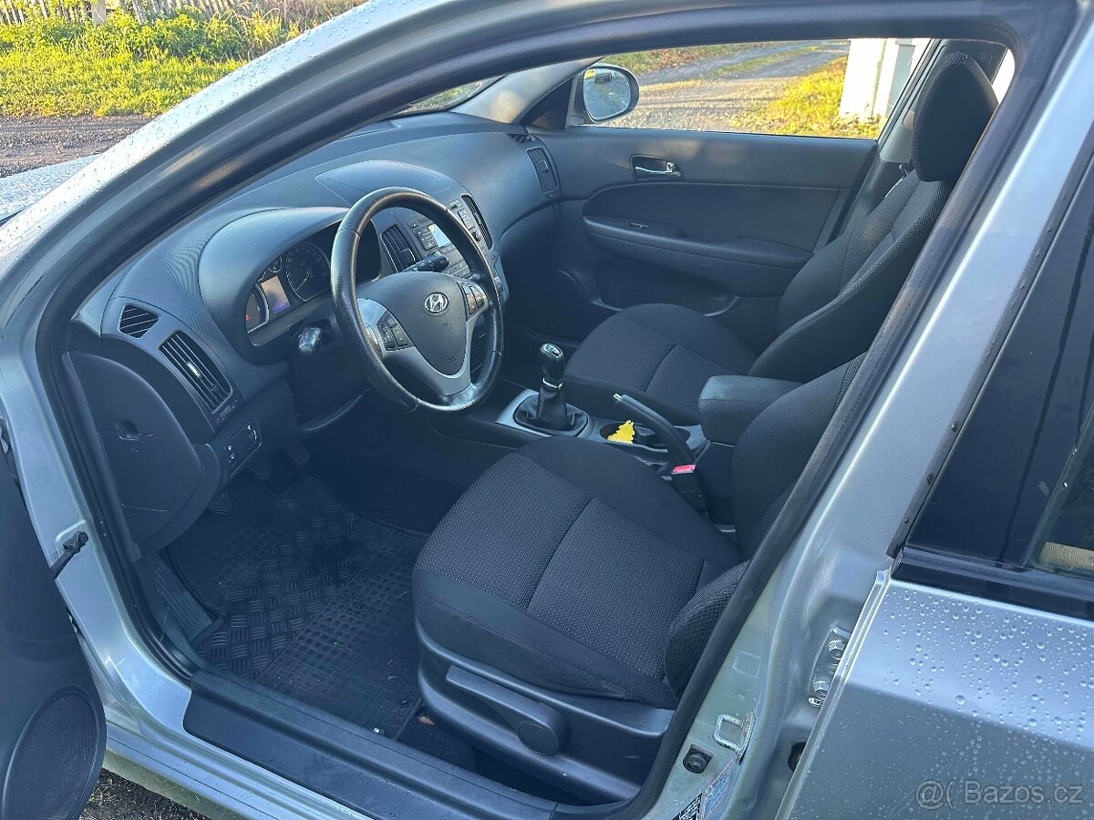 Hyundai i30 1,4i 80kW - rok 2011 - TOP STAV - Nové v ČR - 8