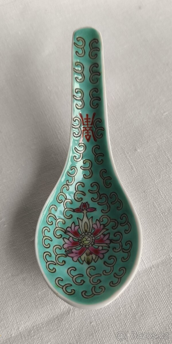 malá sbírka orientálních porcelánových lžiček - 8