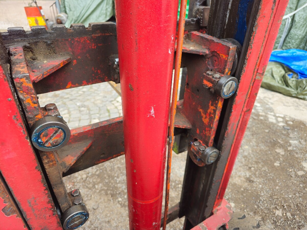 Desta 1622S, nosnost 1,6t. Motor zetor 2011, plně pojízdná. - 8