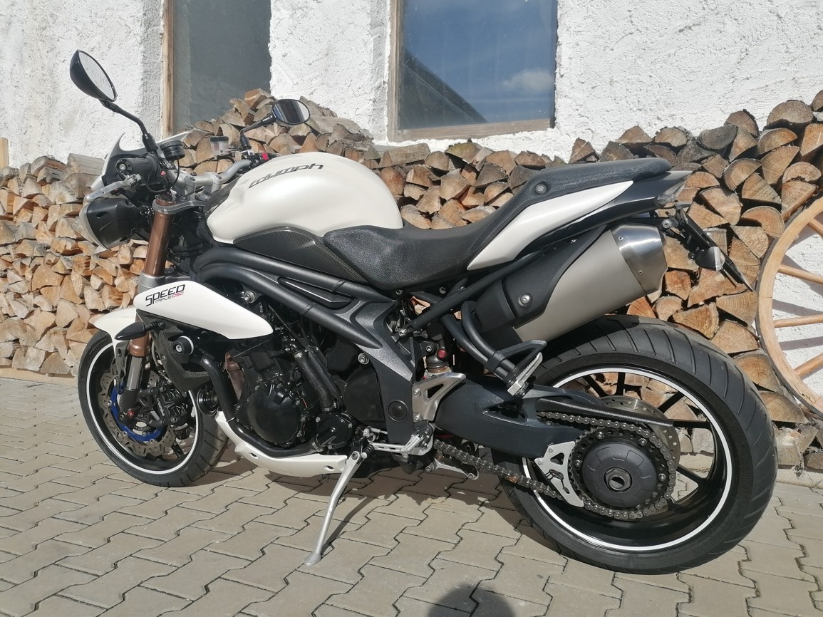 TRIUMPH SPEED TRIPLE 1050 ABS - 8