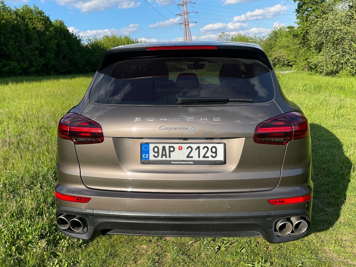 2016 Porsche Cayenne S diesel 4,2 V8 - 8