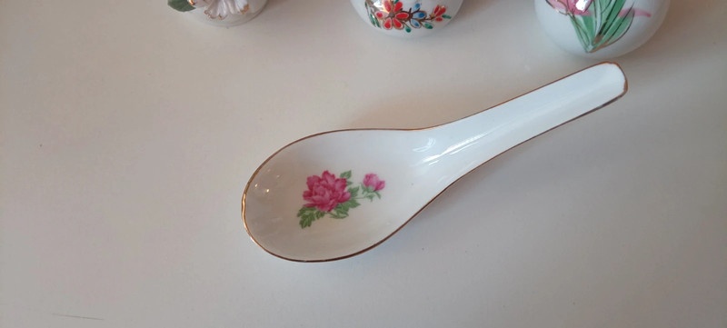 RŮZNÉ vázy, vázičky a sošky - 8