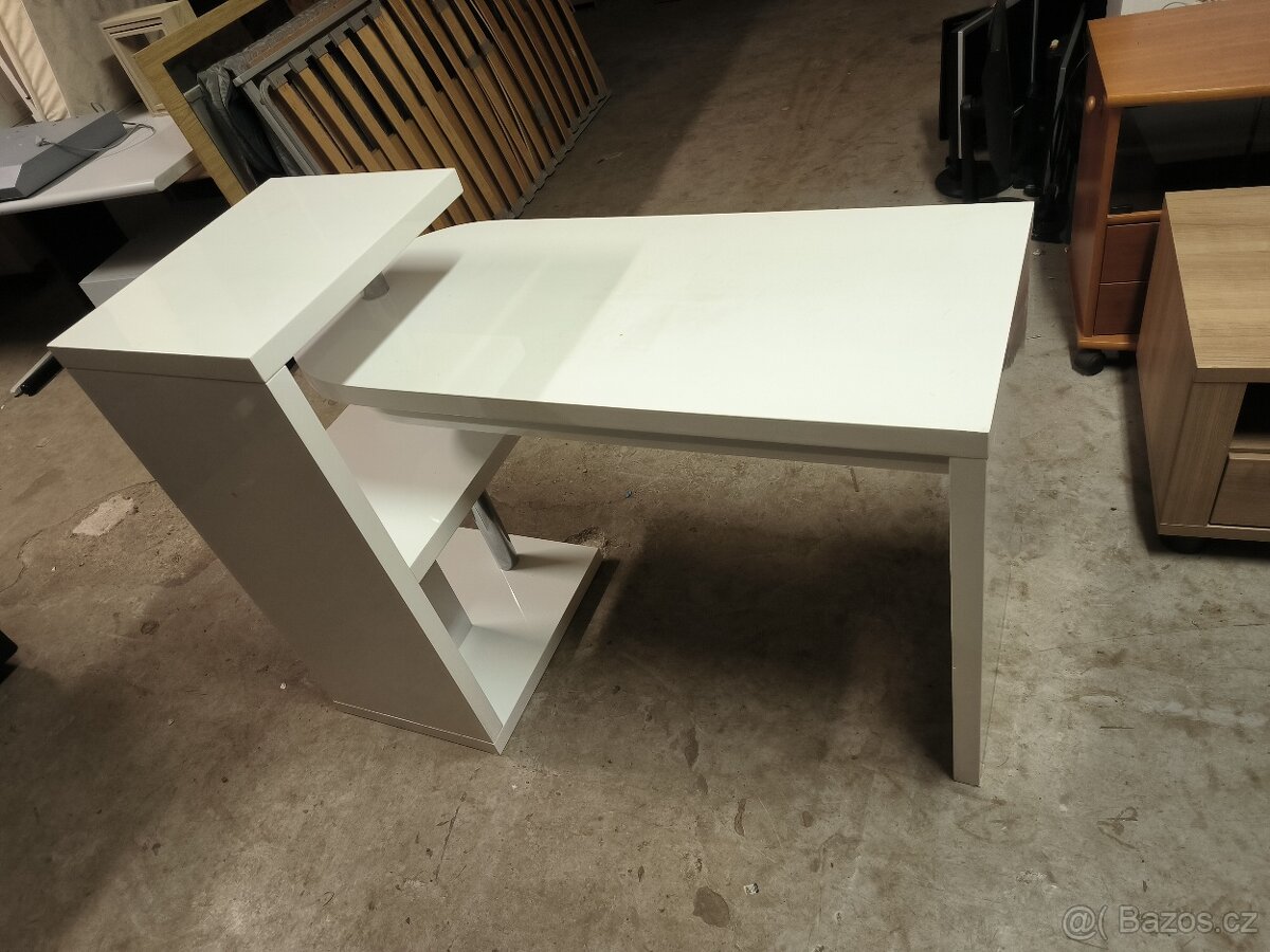 Bytový nábytek, pračka, postele , gauče , stolky , televize - 8