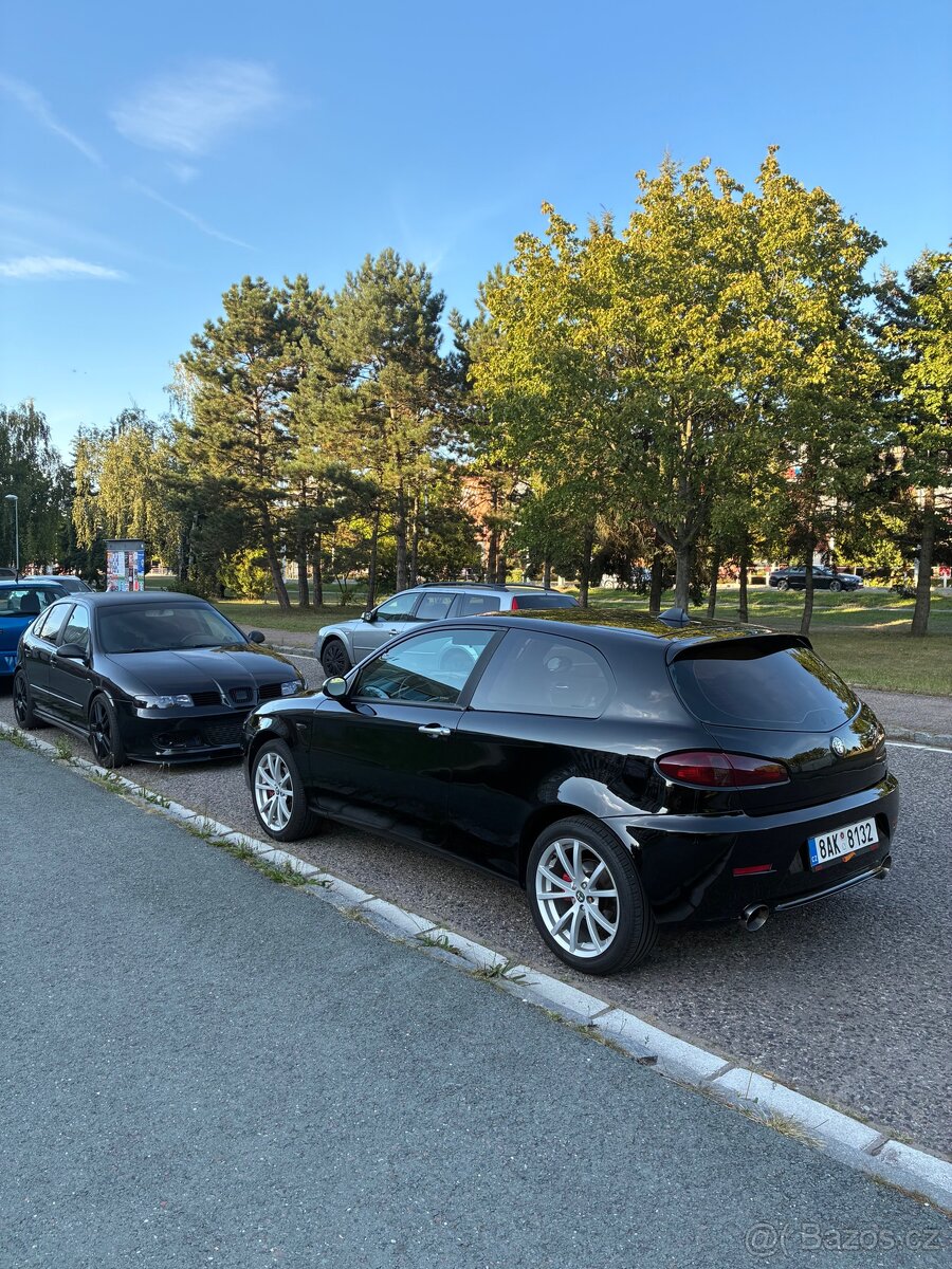 Alfa Romeo 147 Q2 - 8