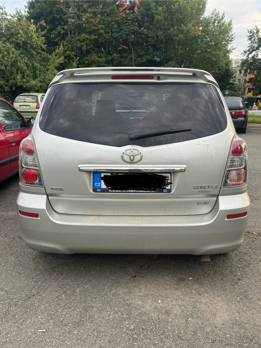 Toyota Corolla verso 2009. 2.2 d cat 130 kw - 8