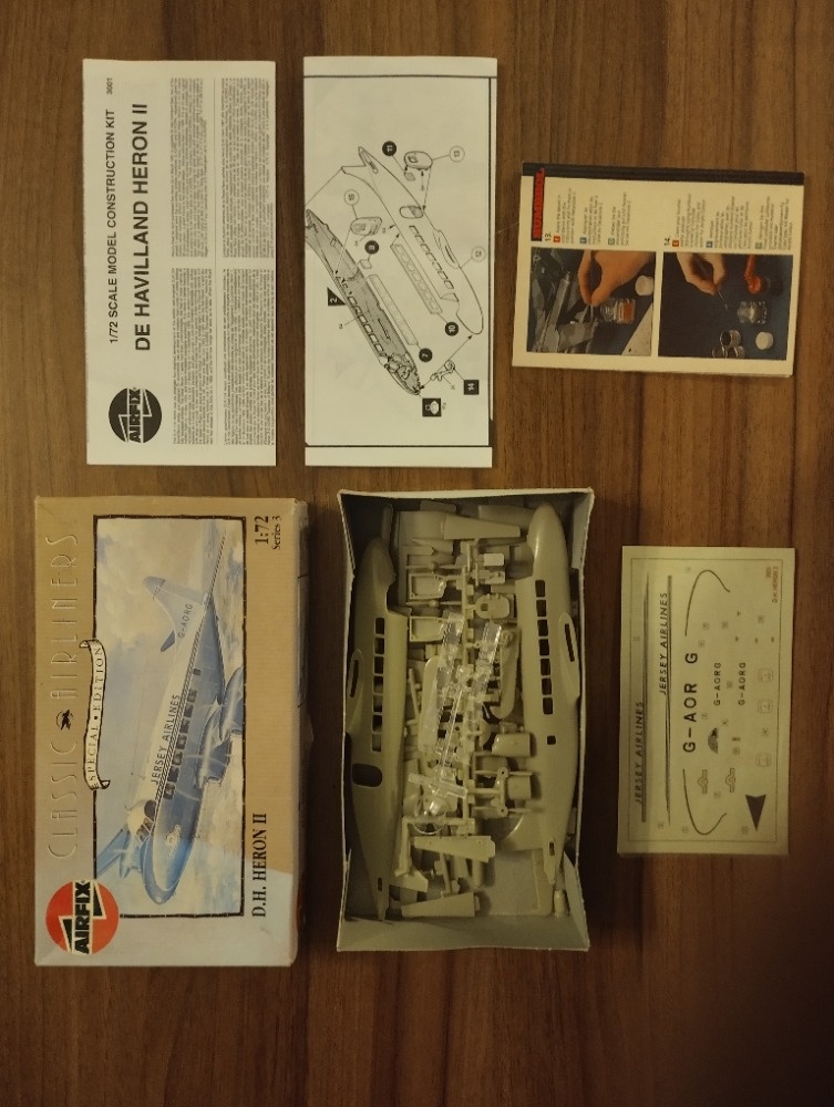 Modely letadel , dopraváky, vrtulníky,plastové stavebnice. - 8