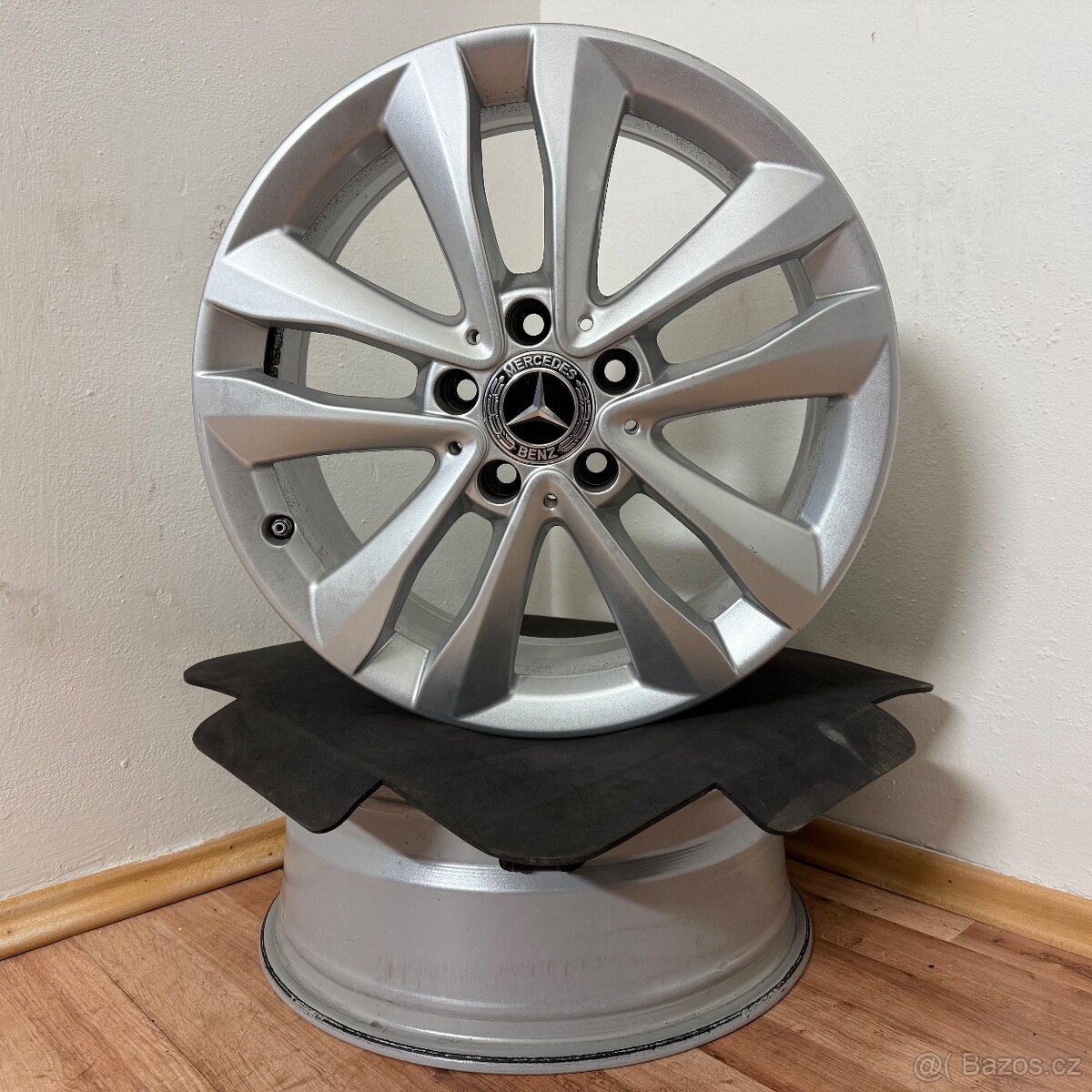 FORD FOCUS / PUMA 5x108 R17 ET47,5+ZIMNÍ 215/55R17 8,5/7mm - 8