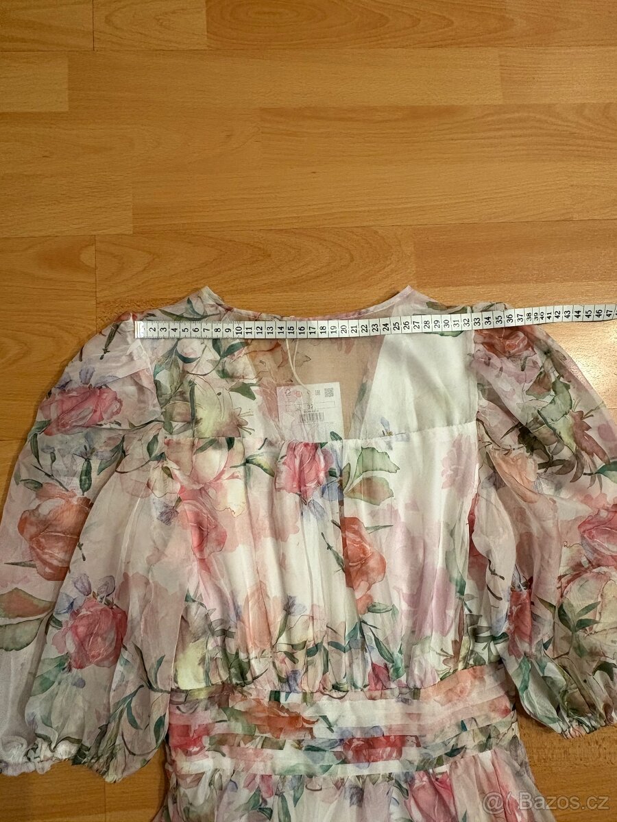 Šaty s květinovým vzorem - 8