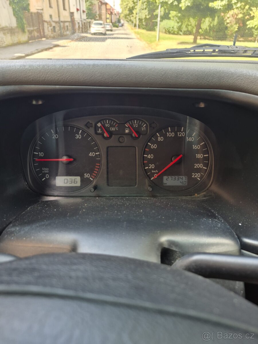 VW Transporter 2.5 TDI, 9 míst, nová STK - 8