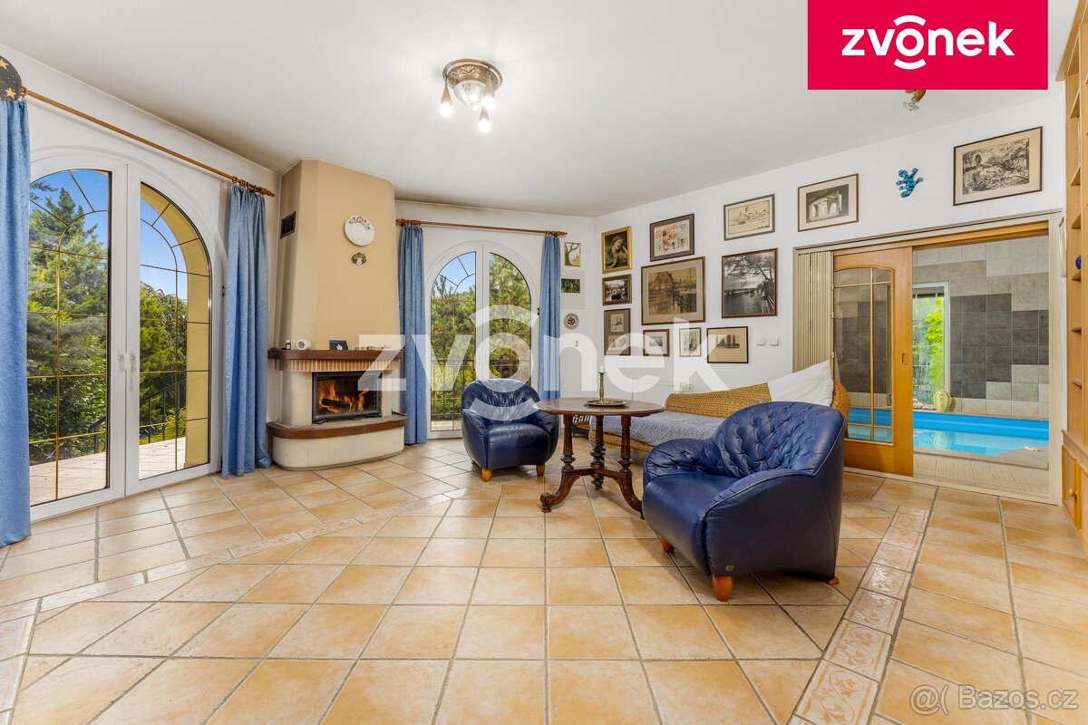 Rodinný dům 4+1 s garáží a bazénem, Pozlovice - 8