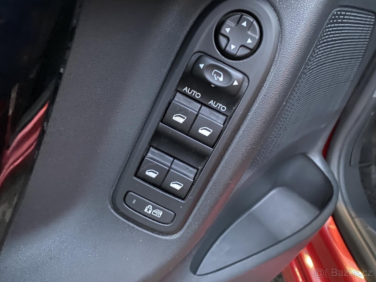 Citroën C3 1.4i , 70 kW benzín, 2012 - 8