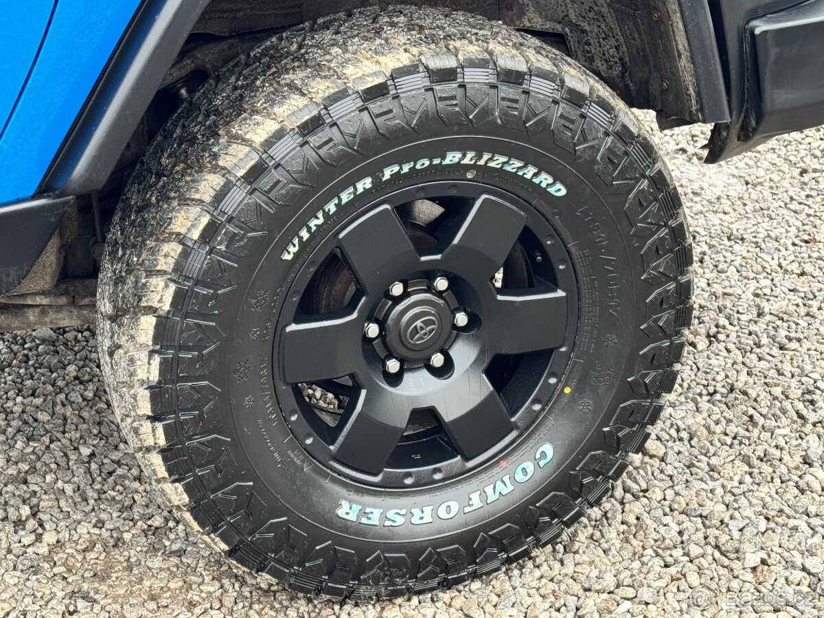 Toyota FJ Cruiser 4.0 - 8