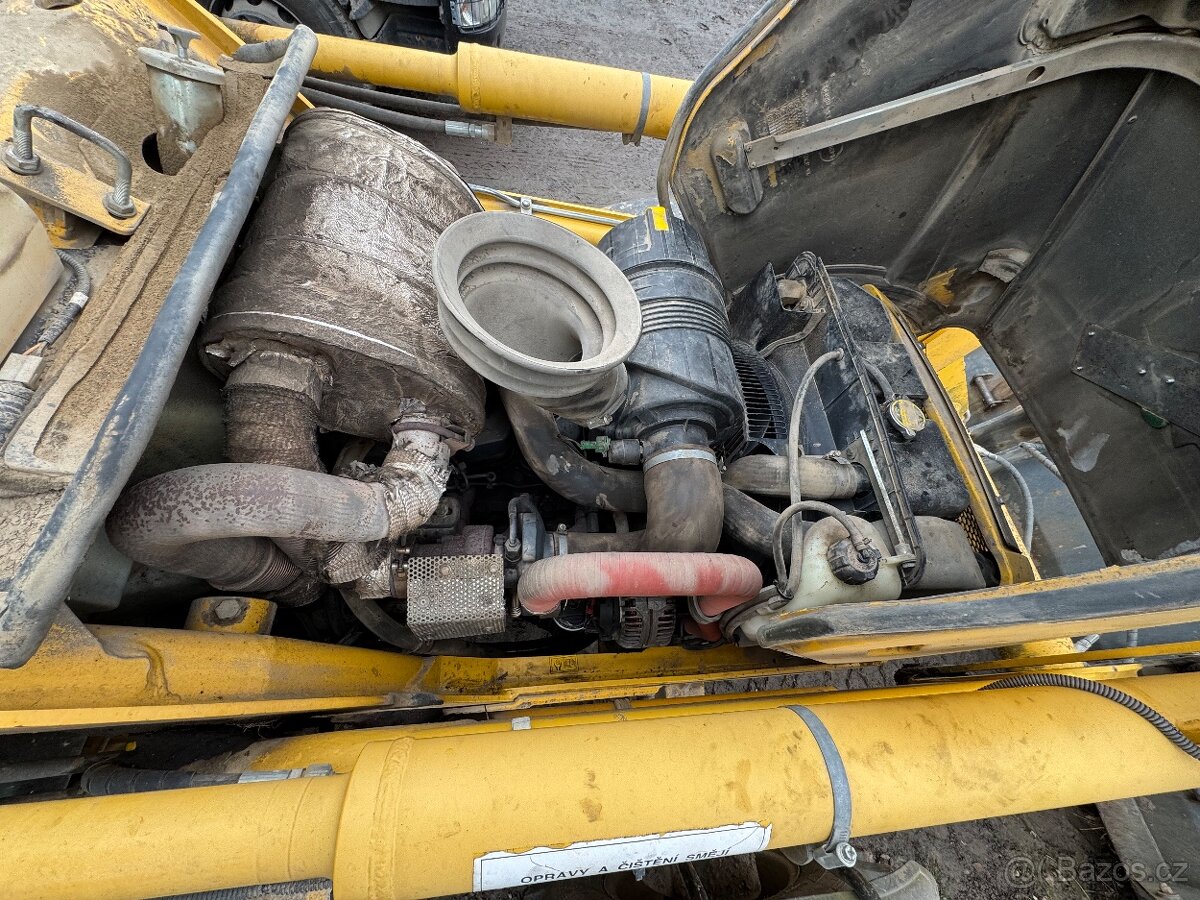 Komatsu WB 97 r5 - 8