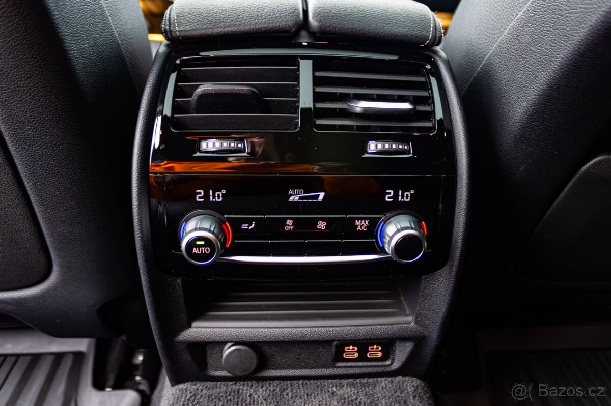 BMW 520d Touring / M Paket / HK Audio / TOP STAV / PANORÁMA - 8