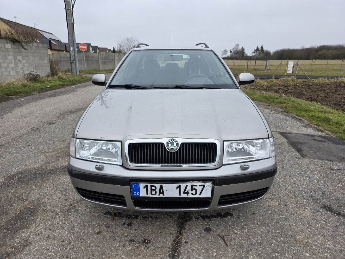 Škoda Octavia TOUR 12/2010 ČR TOP - 8