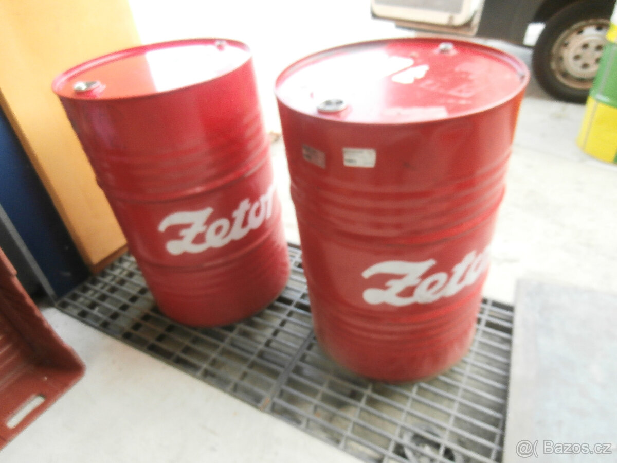 Sudy plechové 200 l od oleje ZETOR, JOHN DEERE za 300 - 8