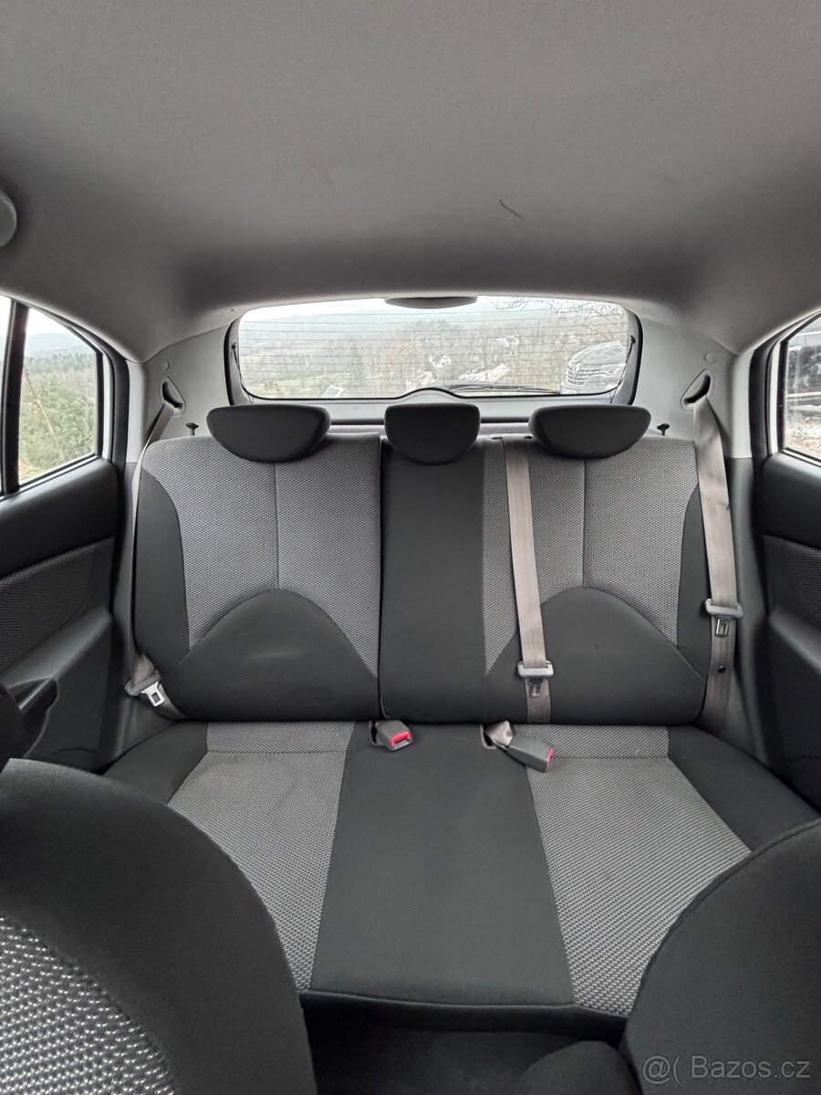 Kia Rio 1.4i 16V 2011 - 8