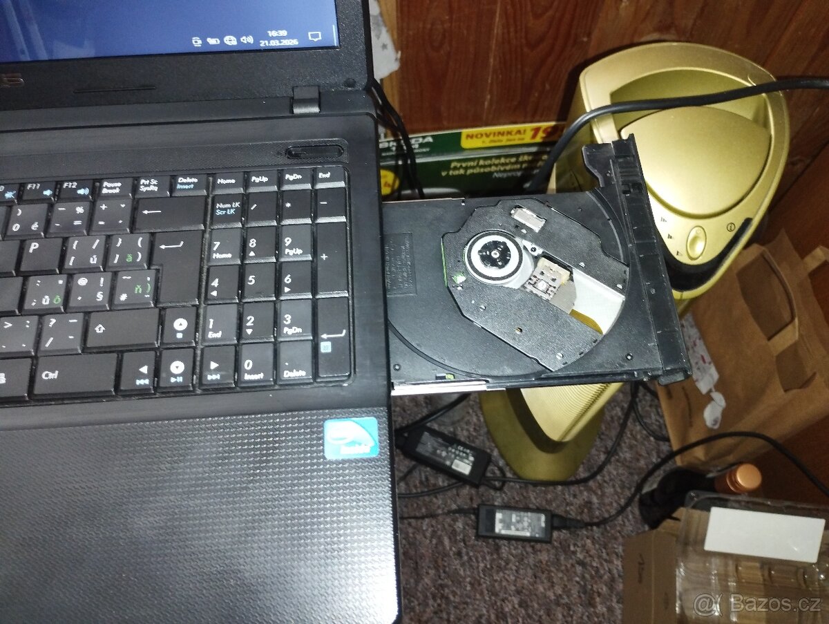 ASUS Notebook - 8