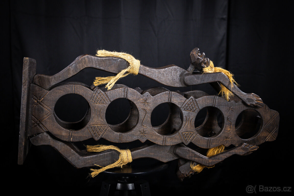 Rucne vyrezavany stojan na vino z dreva Suar (Indonezia) - 8