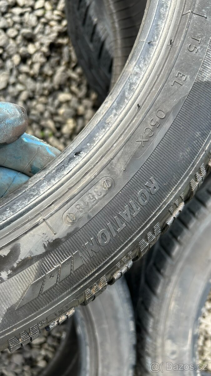 ND Ford Mondeo 2.0/2.2TDCi 103/120/147kw/1Zimní pneu 235/45 - 8