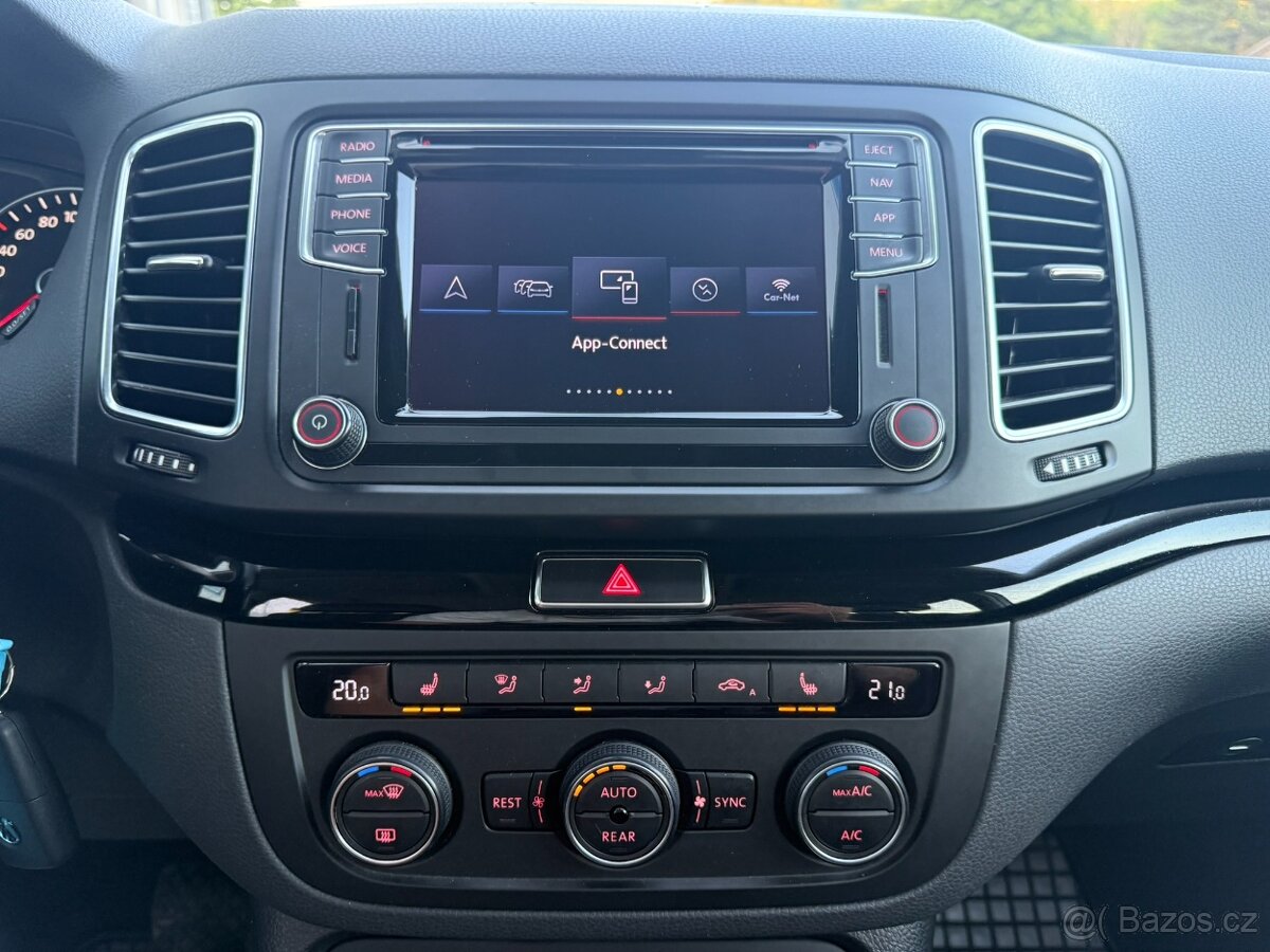 VW SHARAN 2.0 TDi DSG NAVI KAMERA WEBASTO TAŽNÉ - 8