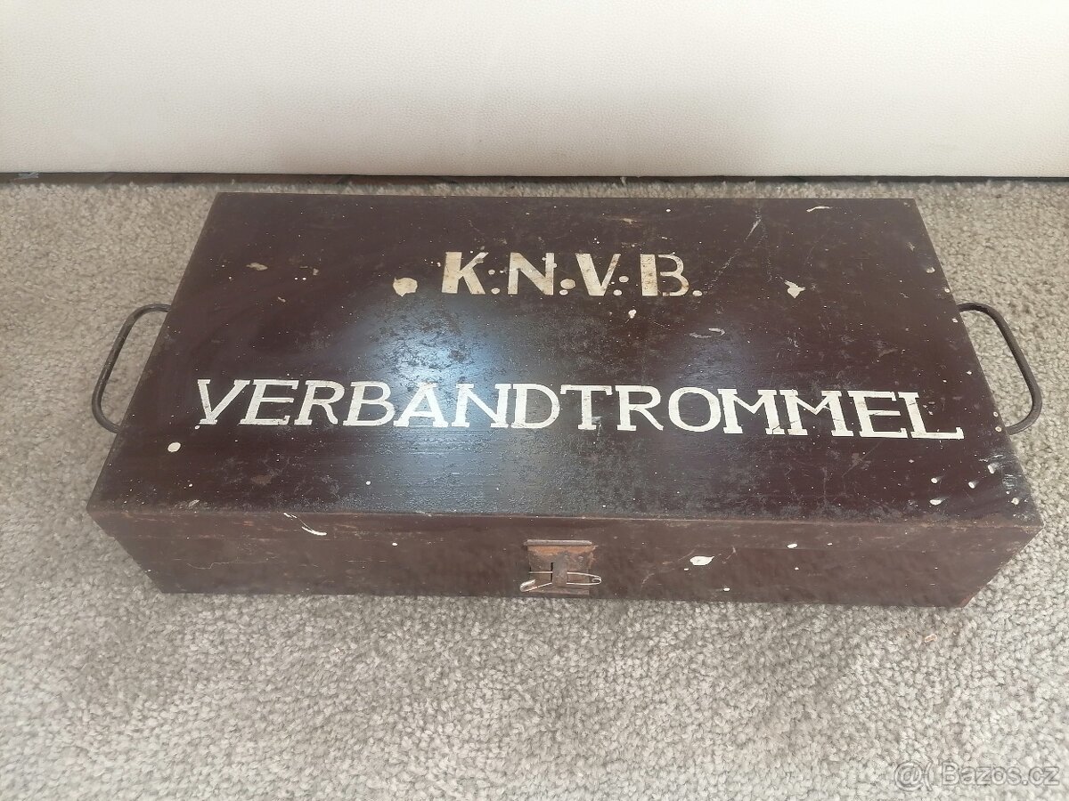 75 let stará lékárnička - 8