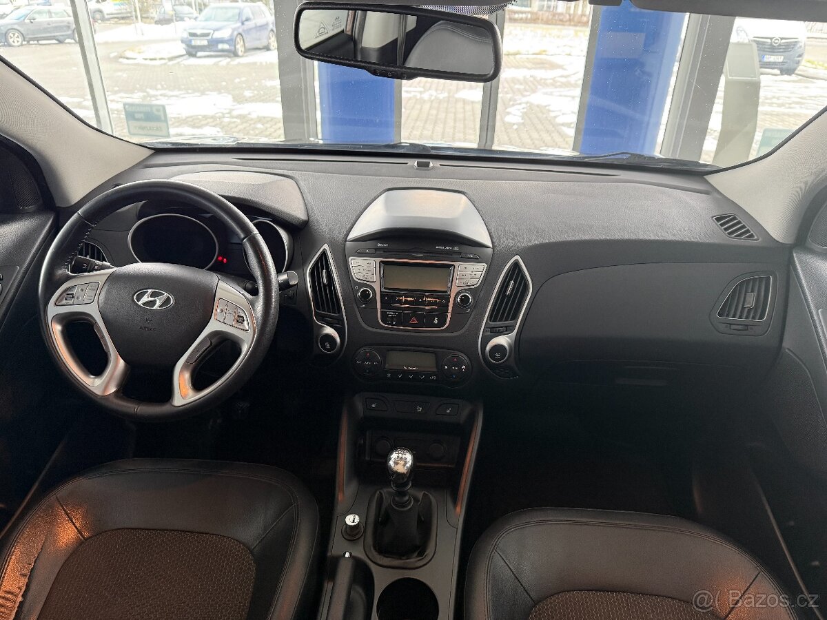 Hyundai ix35 1,7 CRDI,SERVISKA,ČR,TAŽNÉ - 8