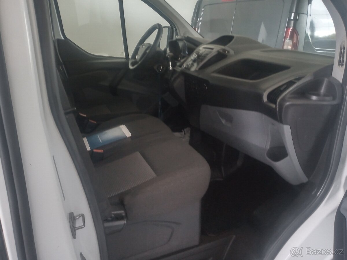 Ford transit Custom 2.2tdci 6 míst - 8