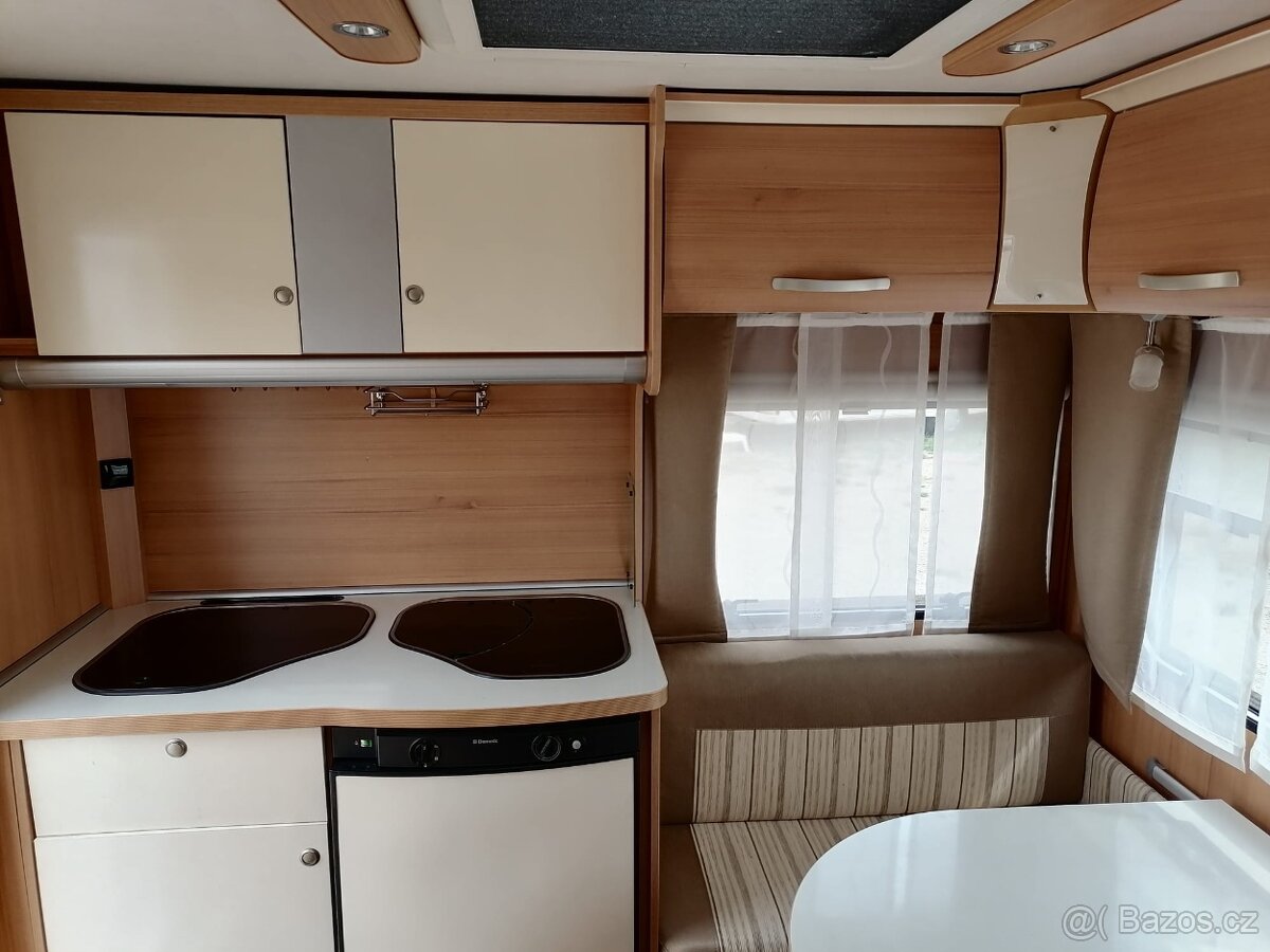 Karavan Weltbummler T.E.C, Kuchyňka, Koupelna,Topeni - 8