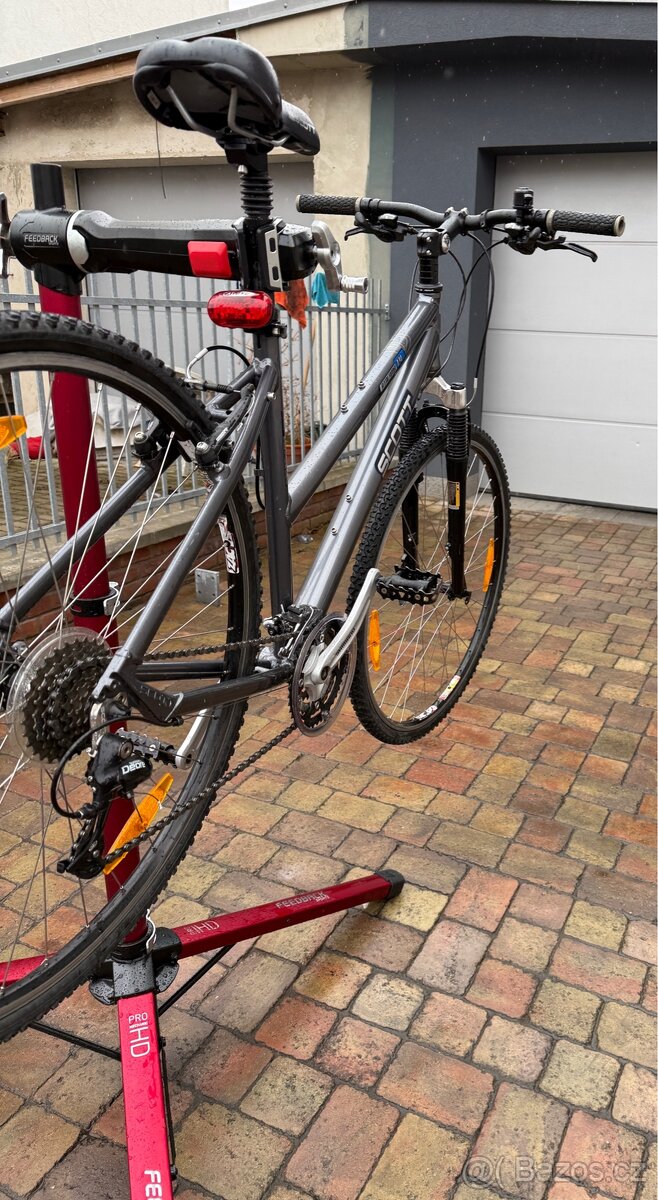 Trekingové kolo SCOTT - 8