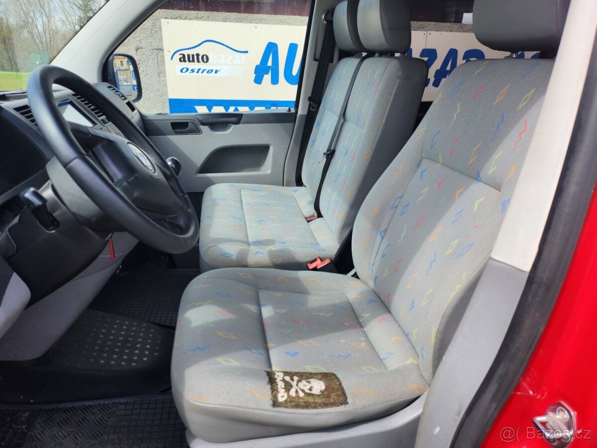 Volkswagen Transporter 2.5 TDI 6 míst - 8