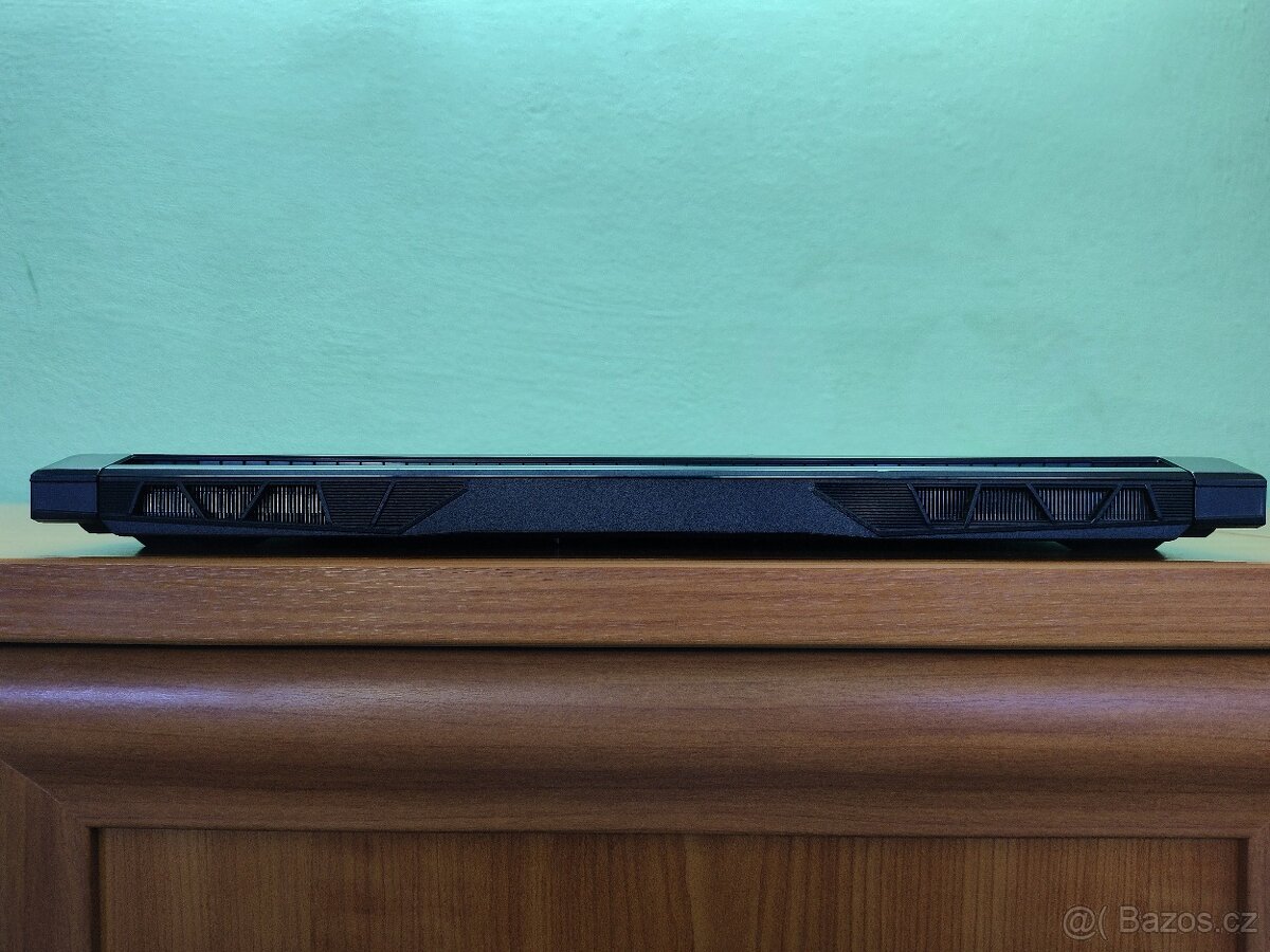 Nepoužitá 15" Katana,QHD,4070-Rtx,32gb,i7-13th.M.2 1TB - 8