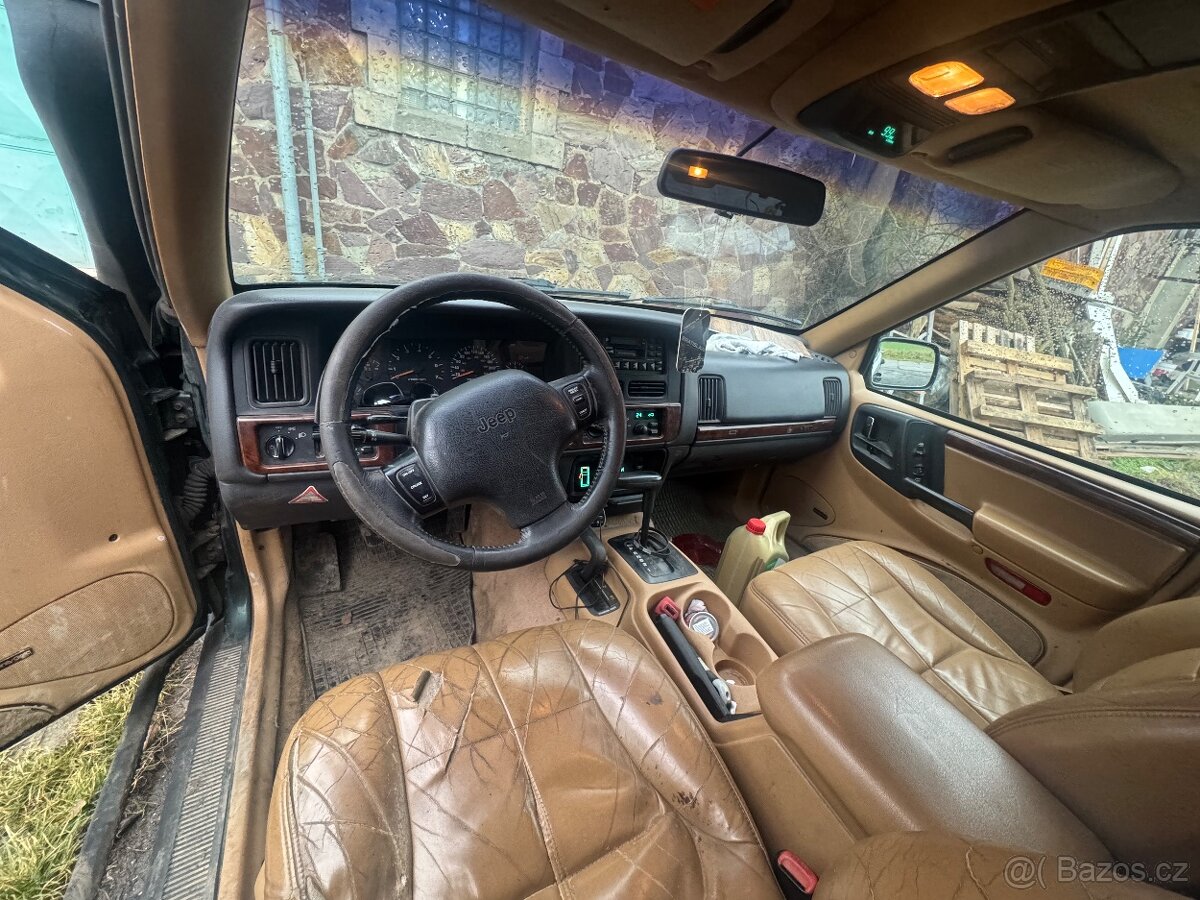 Jeep Grand Cherokee ZJ 1997 4.0 - 8