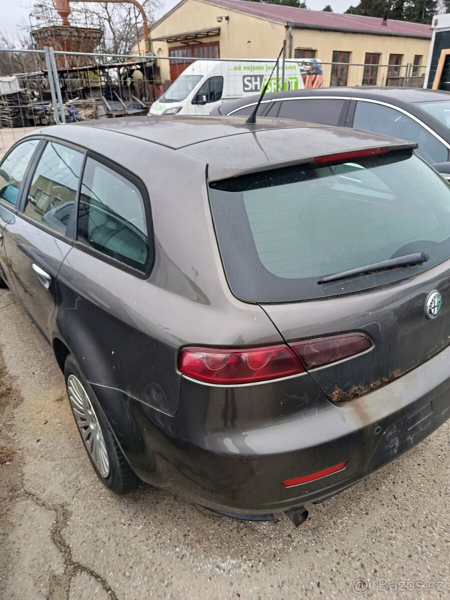 Alfa Romeo 159 .1.9jtd - 8
