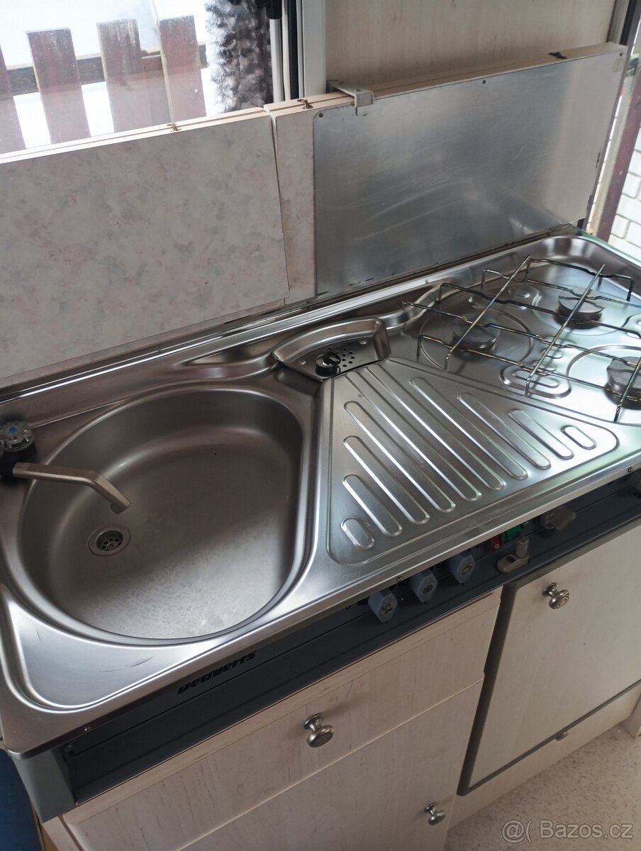 Dethleffs Family 380, předstan, 1000Kg - 8